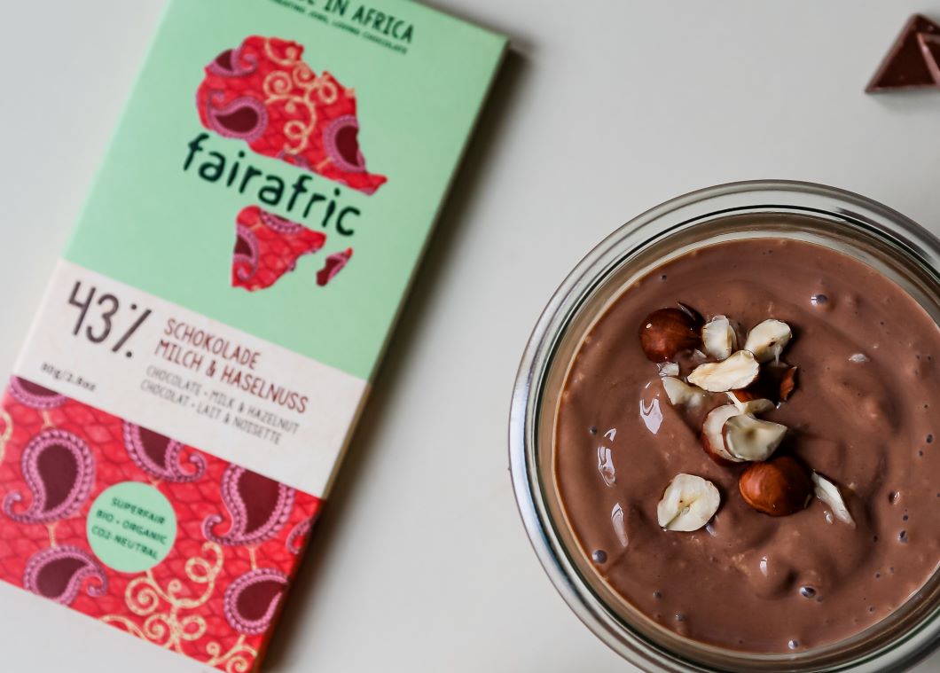 Mousse au Chocolat Rezept mit Seidentofu & Haselnusscrunch